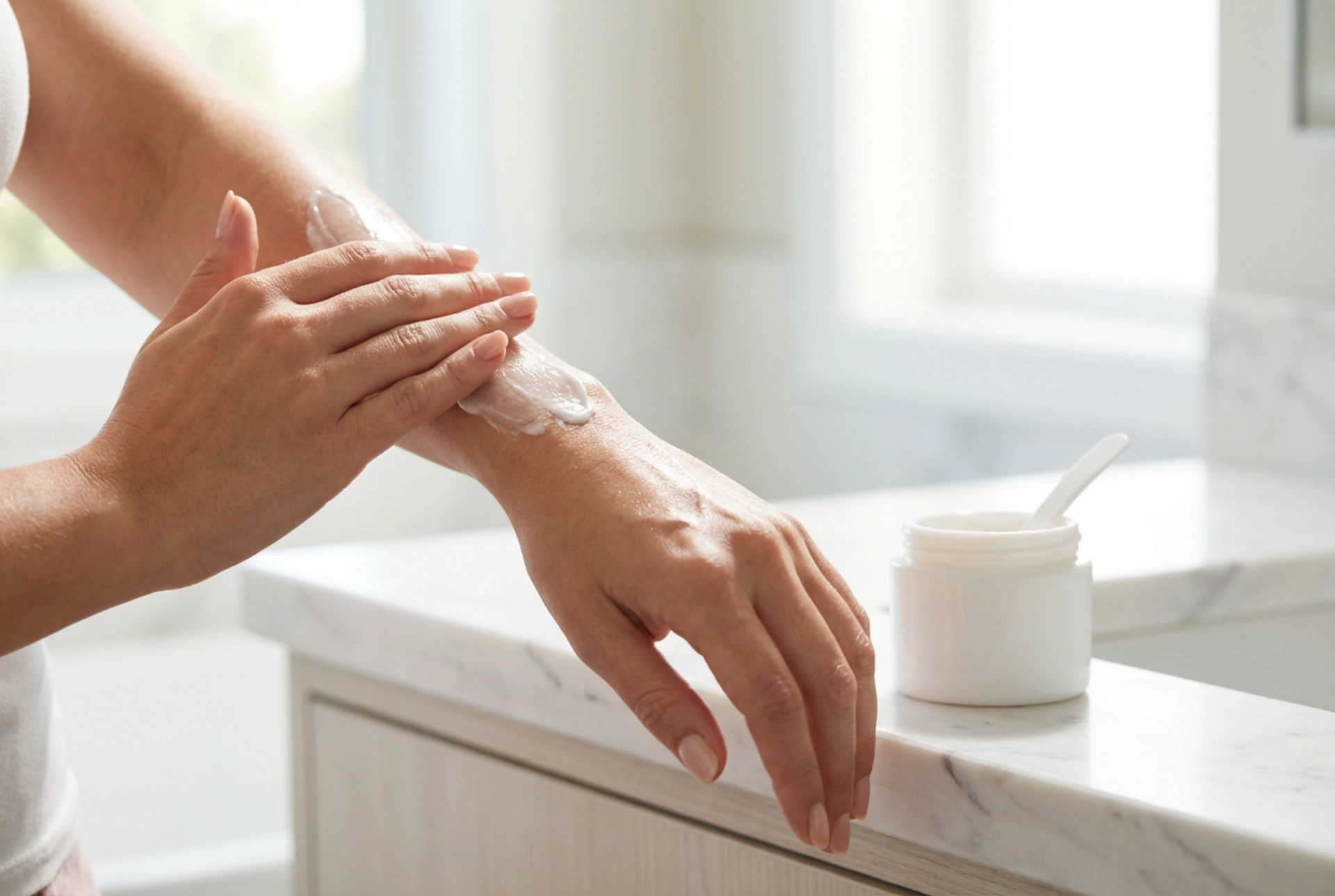 Intenzív hidratáló arckrém a gyakorlatban: mikor válik be és hogyan alkalmazzuk