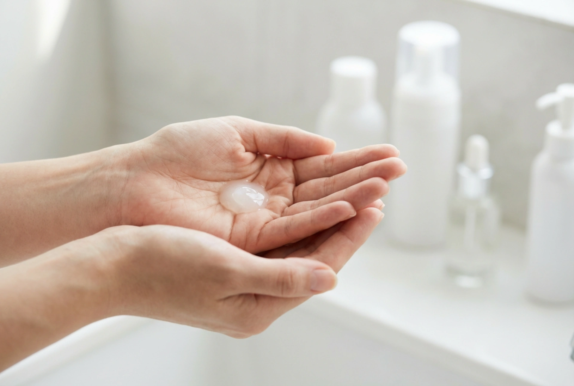 Gyengéd arclemosó gél: Hatékony tisztítás az érzékeny bőr számára