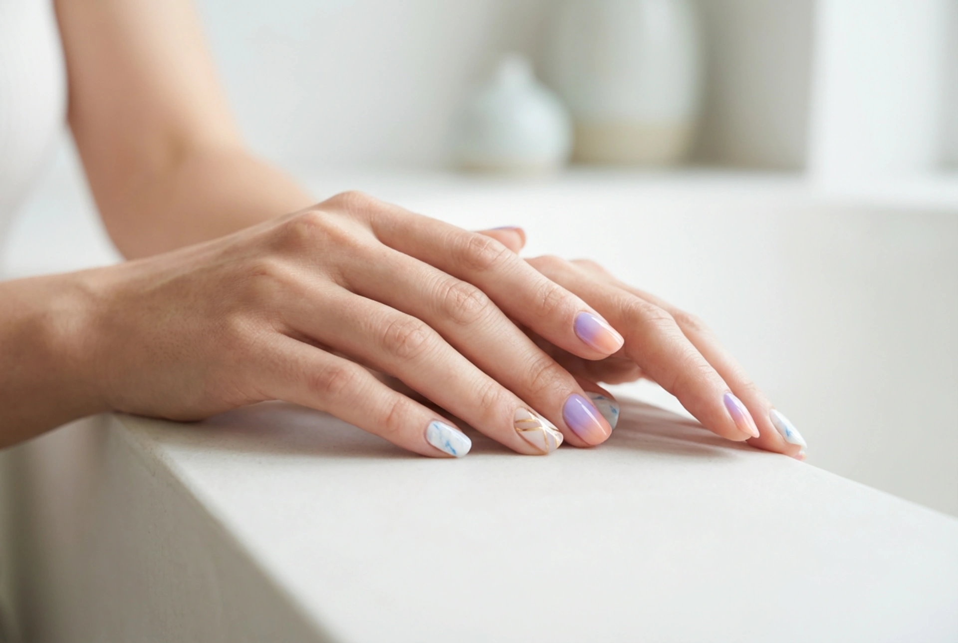 Színes gél lakkok: három módszer a színek és díszítések kombinálására