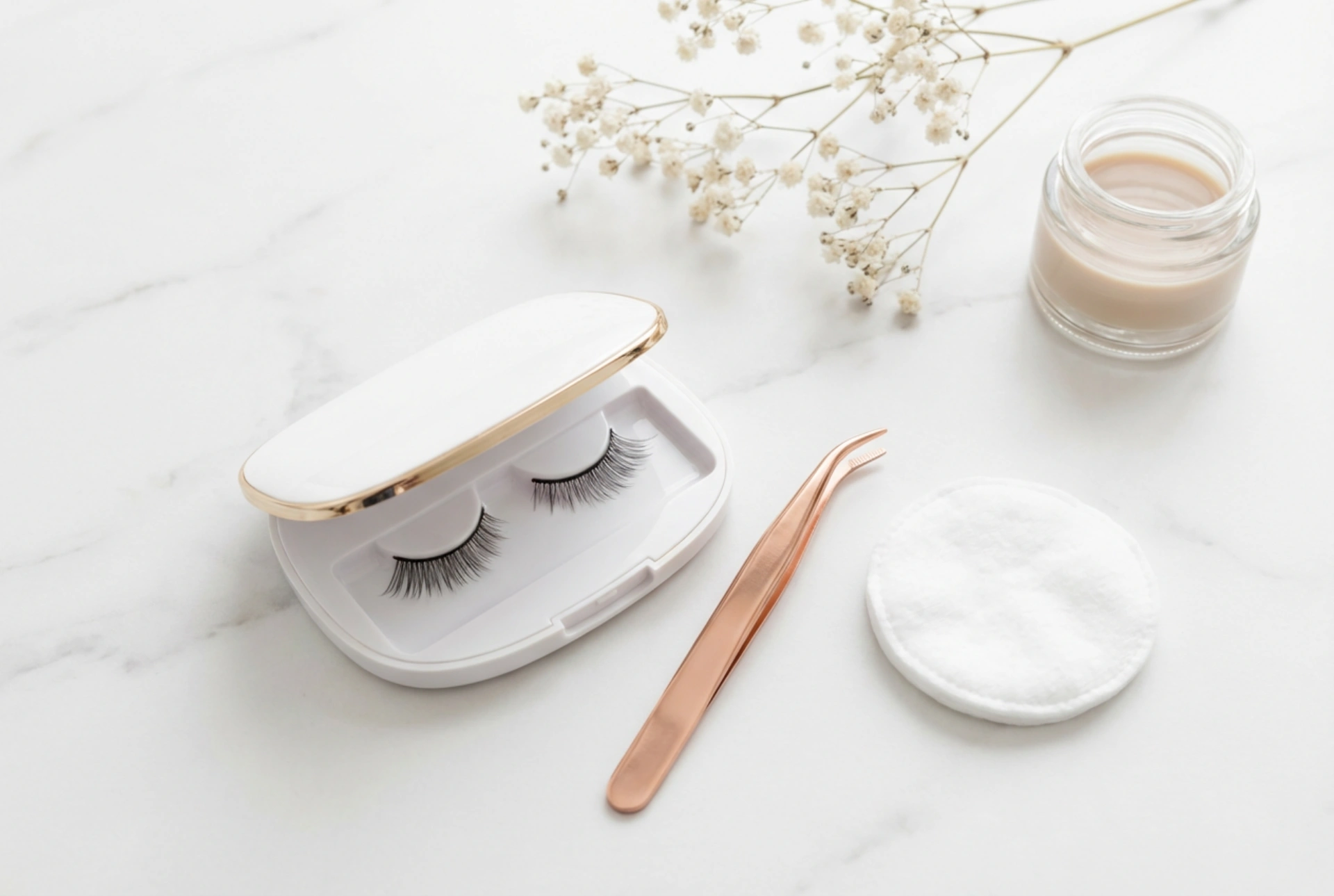 Mágneses szempillák szemhéjtus nélkül: felhelyezés, igazítás és ápolás