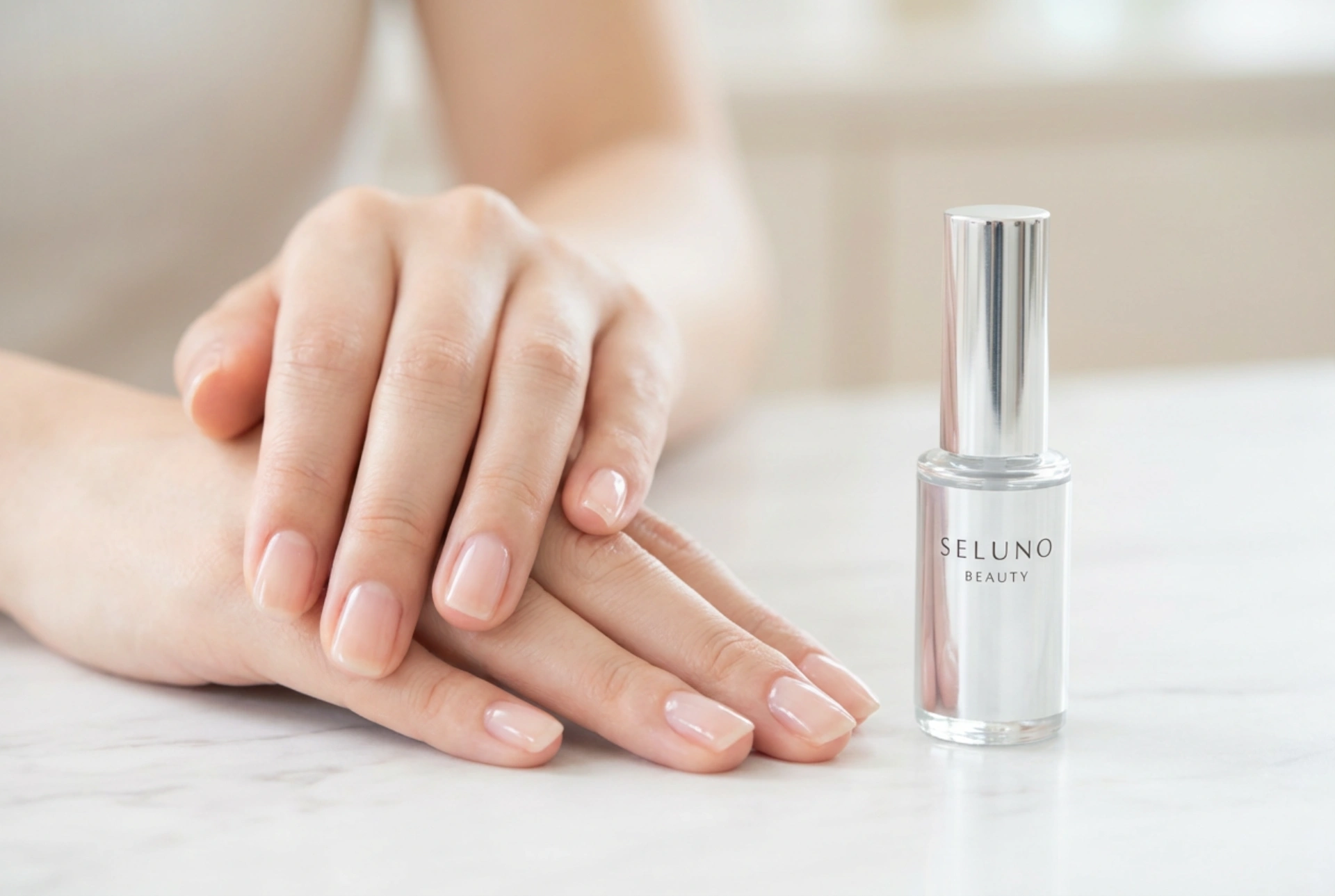 A tökéletes fedőlakk: típusok, helyes használat és a hosszan tartó manikűr titka